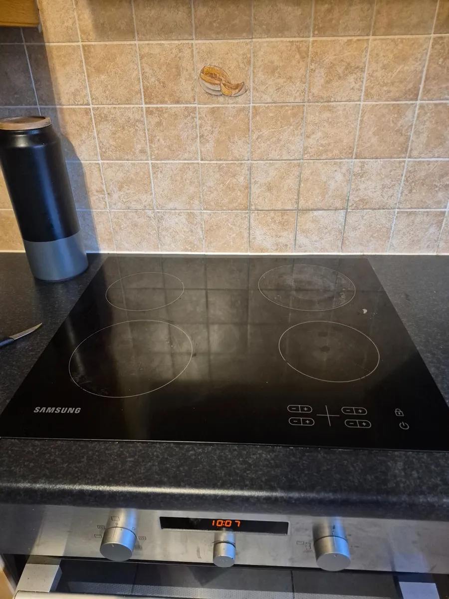 Oven, hub, sink, extractor - Image 3