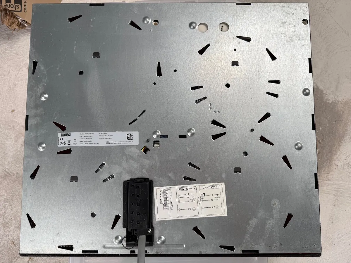 4-zone Ceramic Hob - Image 3