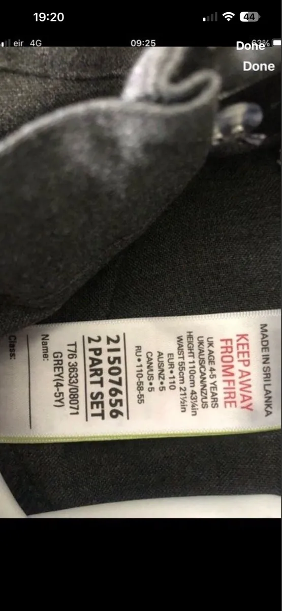 Boys BNWT M&S trousers age 4/5 €10 - Image 4