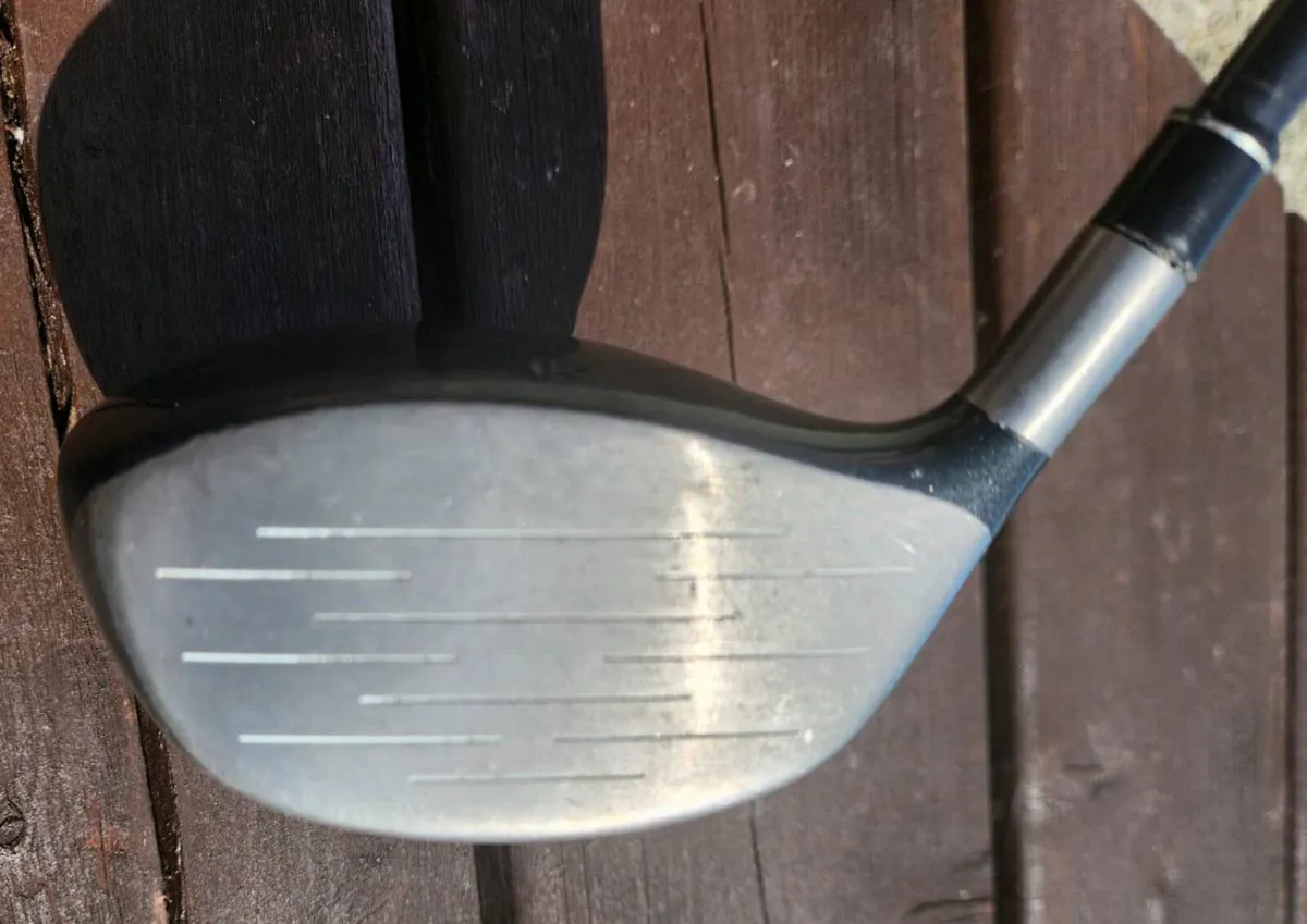 Taylormade 300 Ti, 10.5 degree driver, reg, 43.5" - Image 2