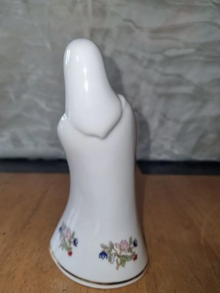 Porcelain Figurine - Royal Tara Galway - Image 3