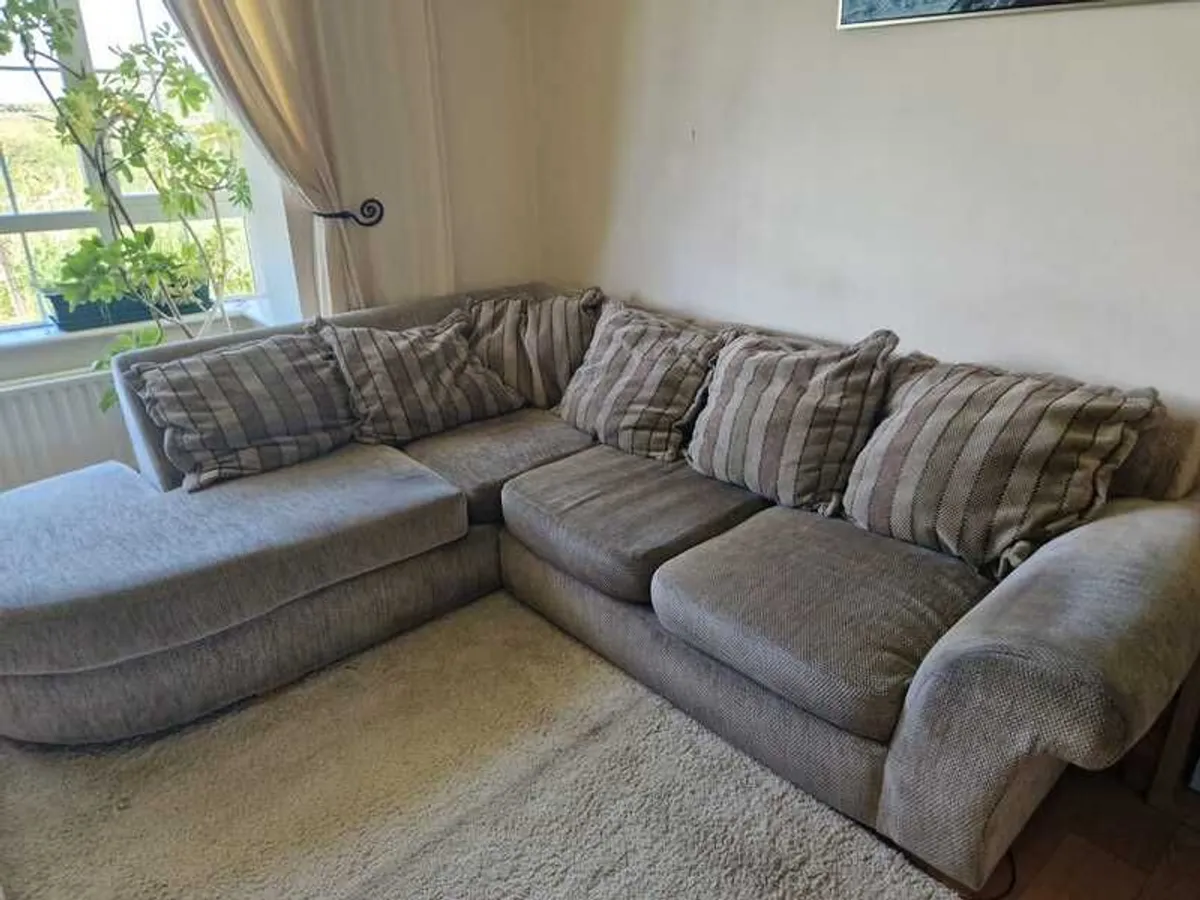 Corner sofa - Image 1