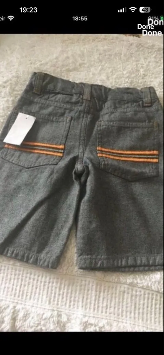 Boys BNWT shorts age 4/5 €10 - Image 2