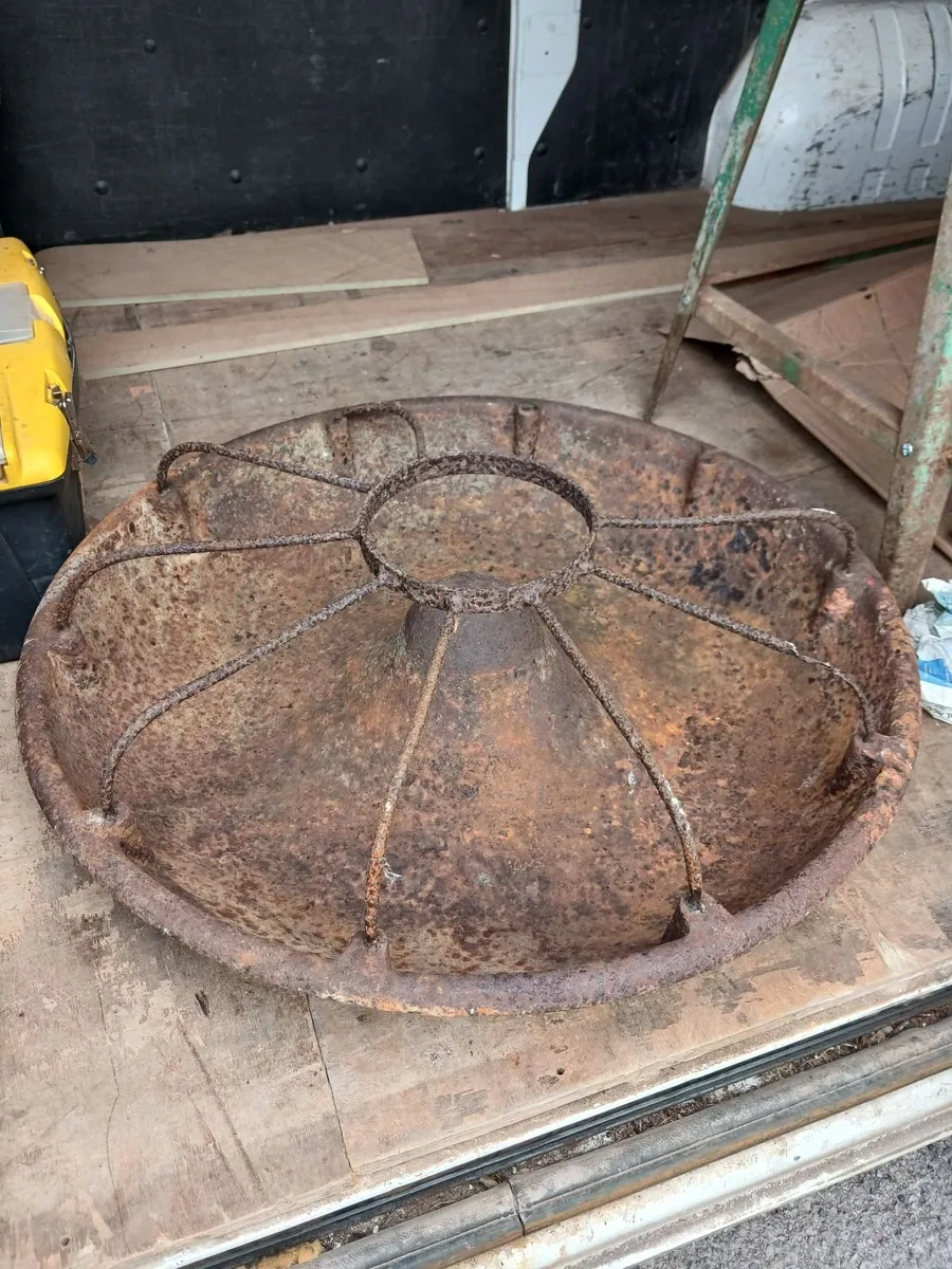 Pig trough - Image 2