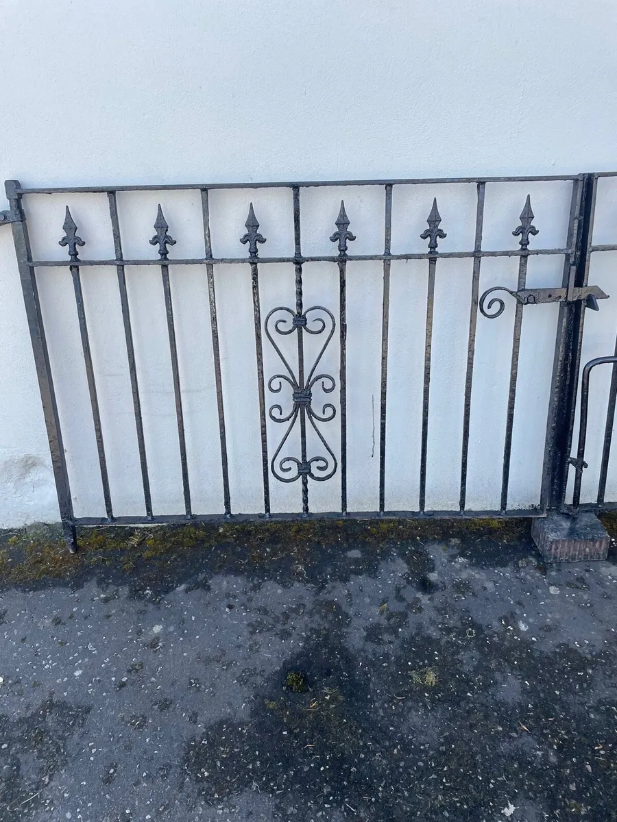 Gates - Image 3