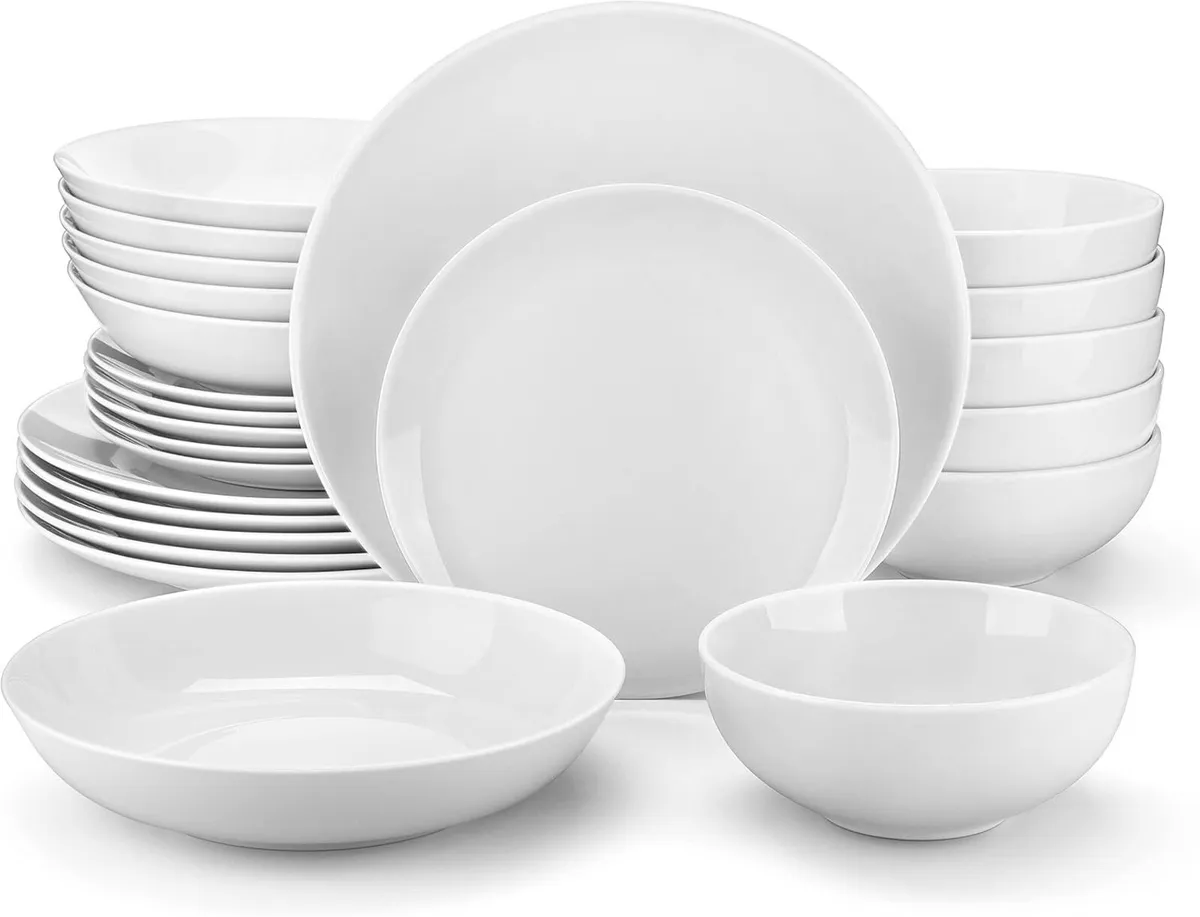 Dinner Sets 24-Piece Porcelain Plates and Bowls - Image 1