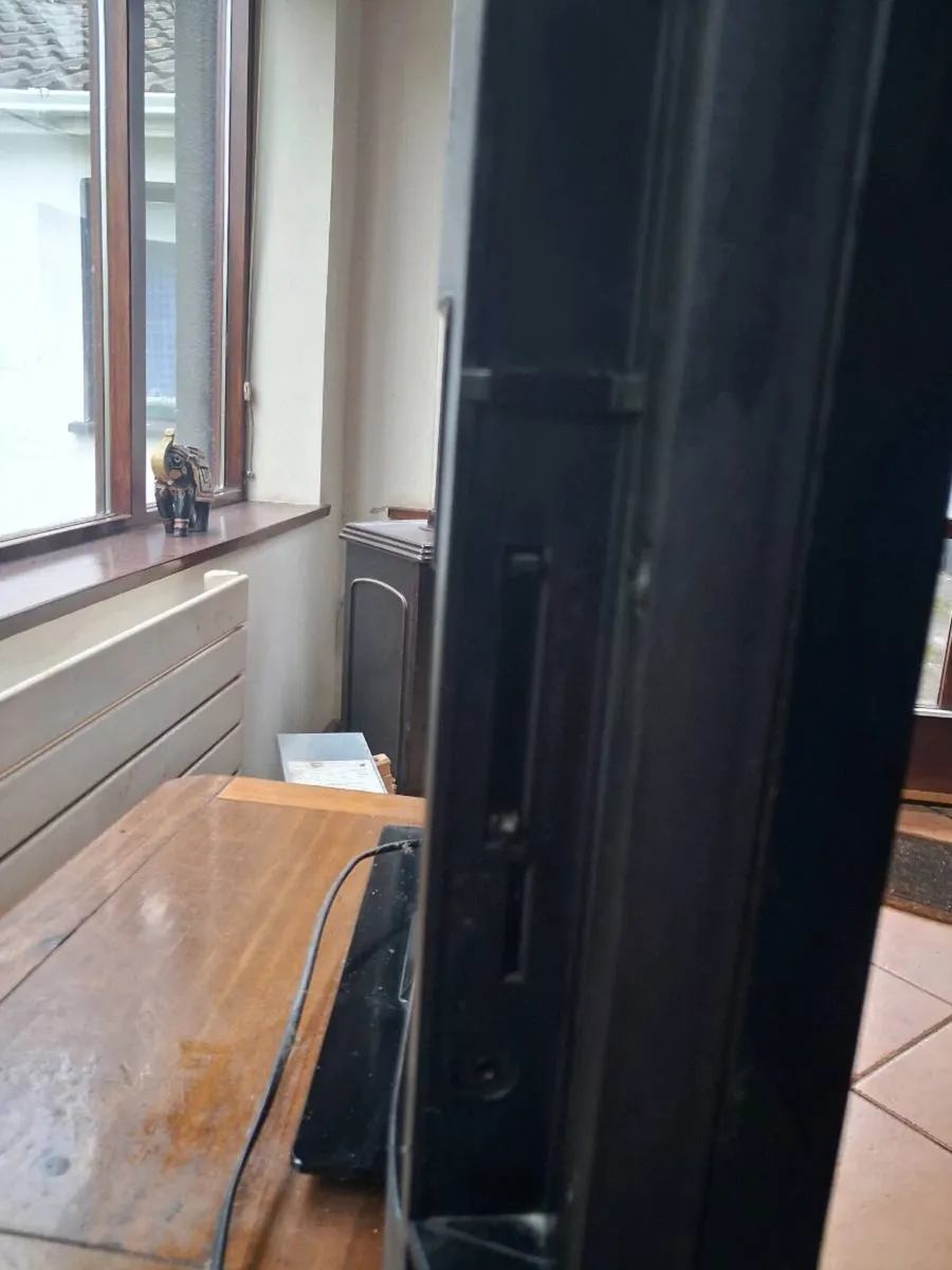 32inch TV - Image 3