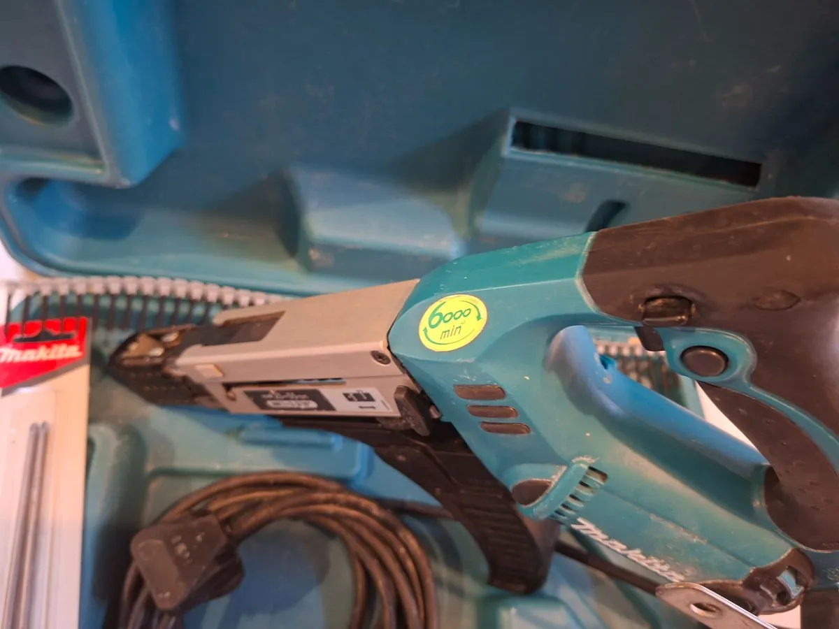 Makita 6843 Auto Feed 240v "Serviced" - Image 4