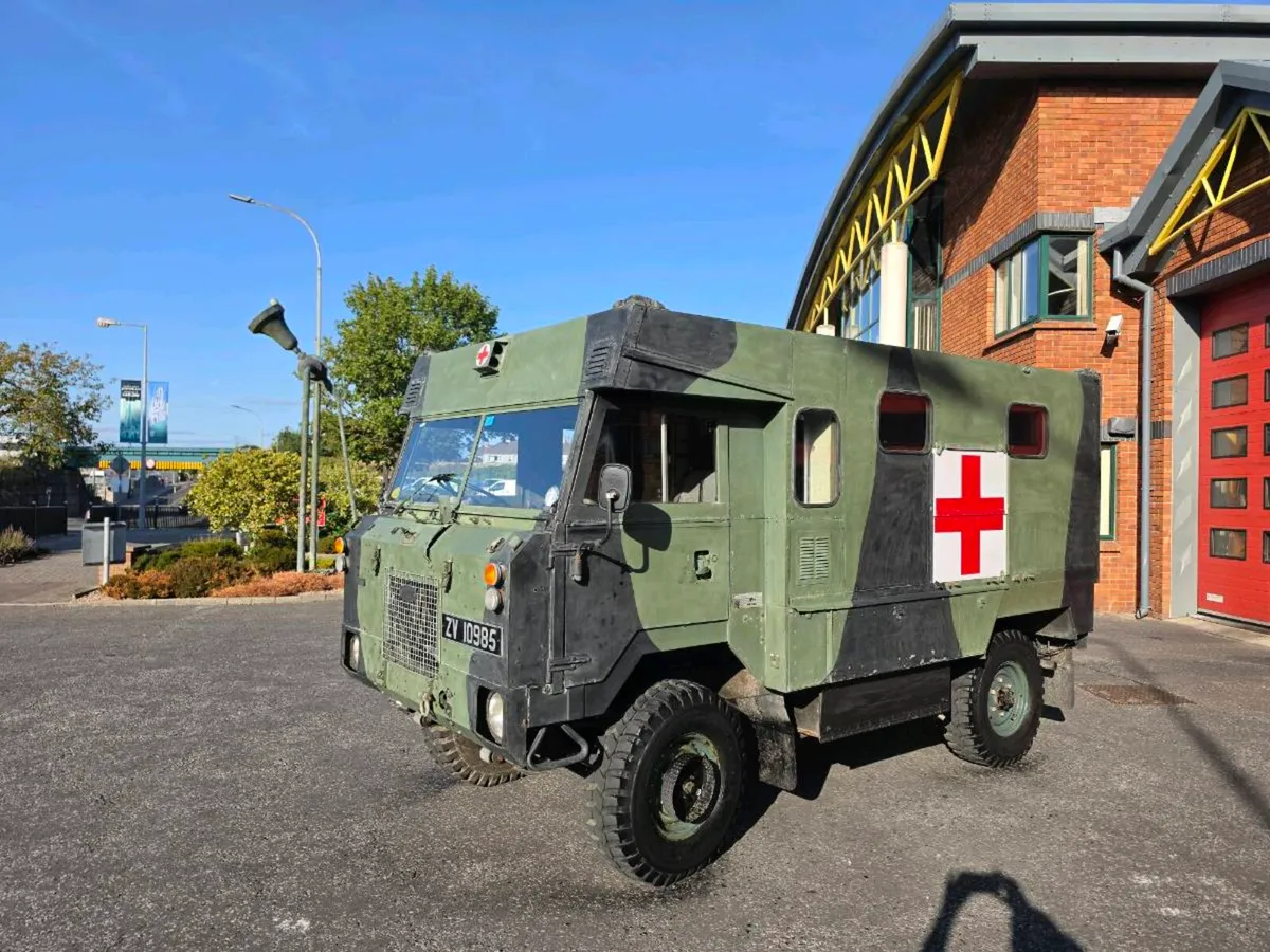 Land Rover 101 Forward Control Ambulance - Image 2