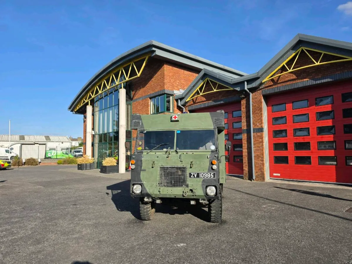 Land Rover 101 Forward Control Ambulance - Image 3