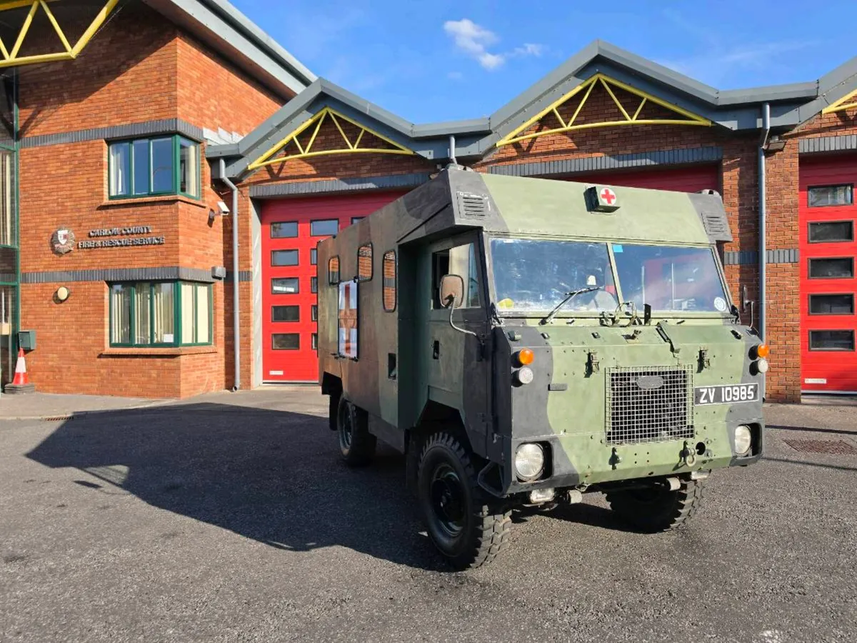 Land Rover 101 Forward Control Ambulance - Image 4