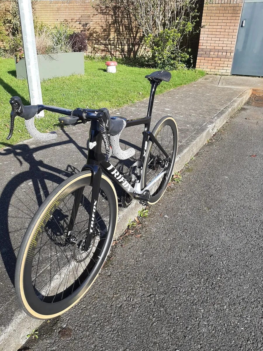Carbon Road Bike - Image 2