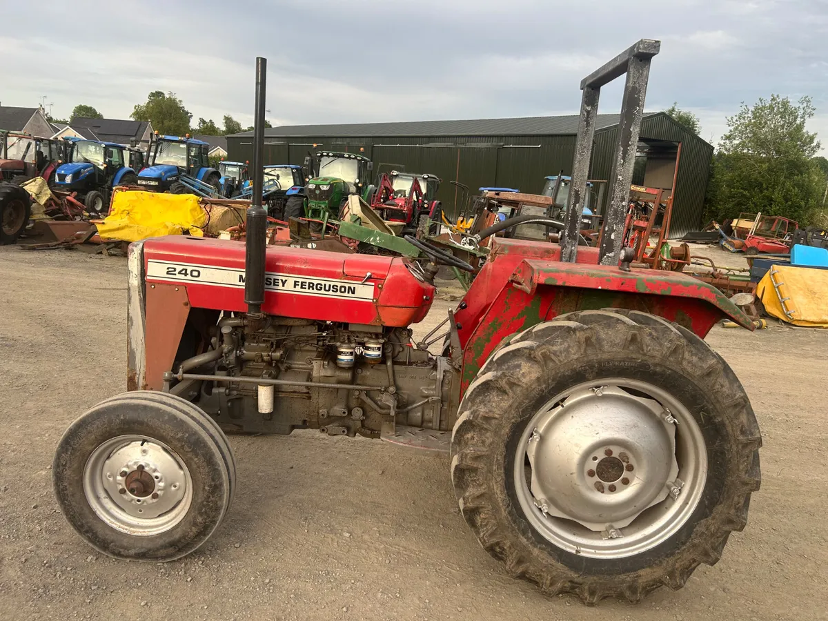 1982 Massey Ferguson 240 - Image 3