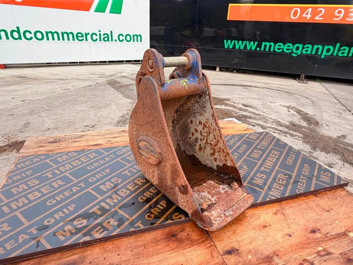 9" strickland bucket ....30mm pins.....1071 - Image 2