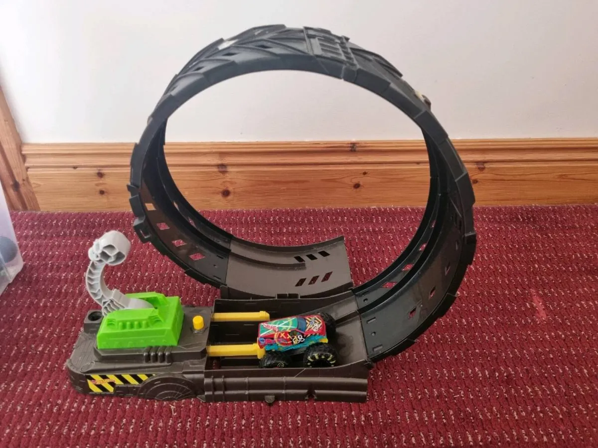 Hot wheels bundle - Image 4