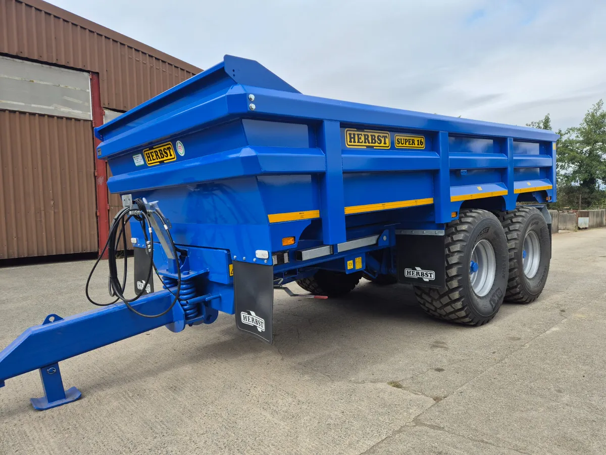New Super 16 Dump trailers in stock.  560s - Image 2