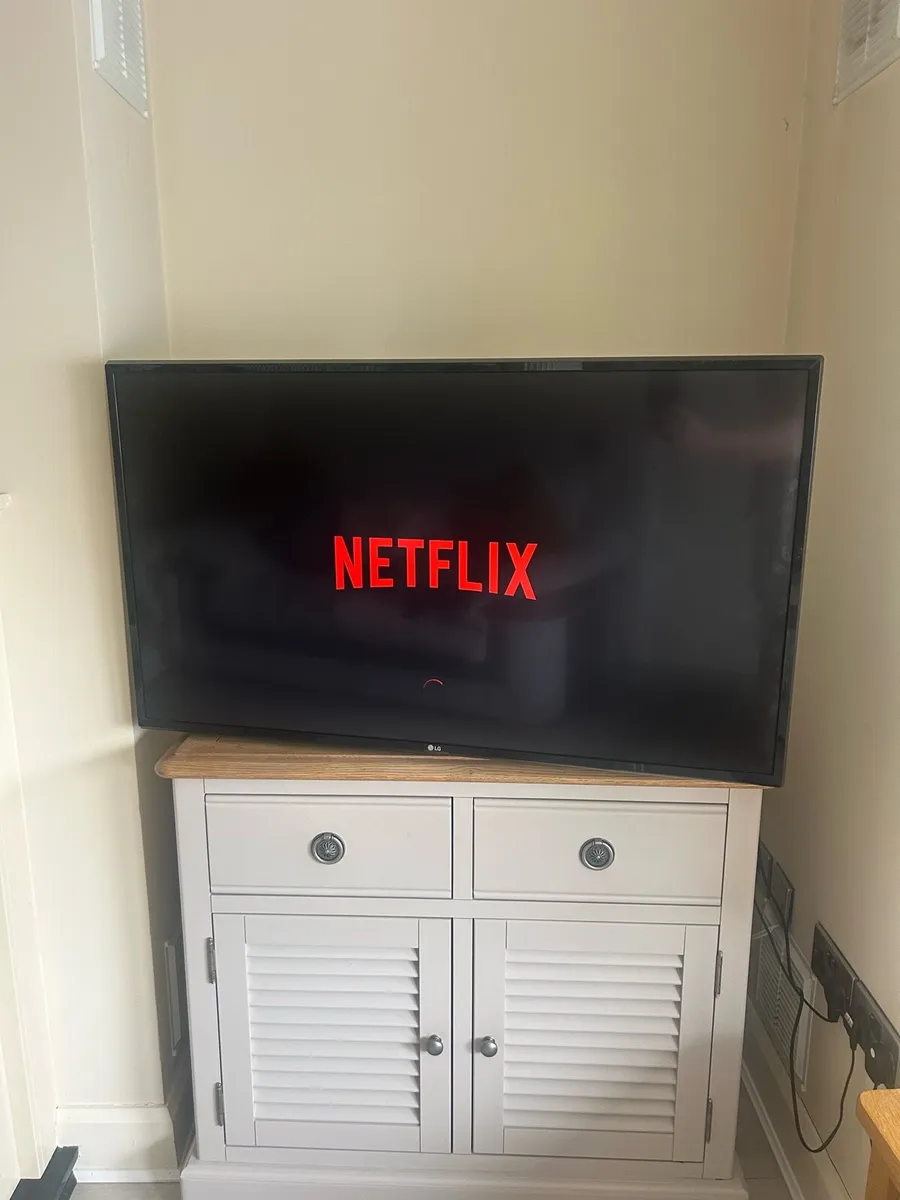 LG Smart TV 44inch - Image 1