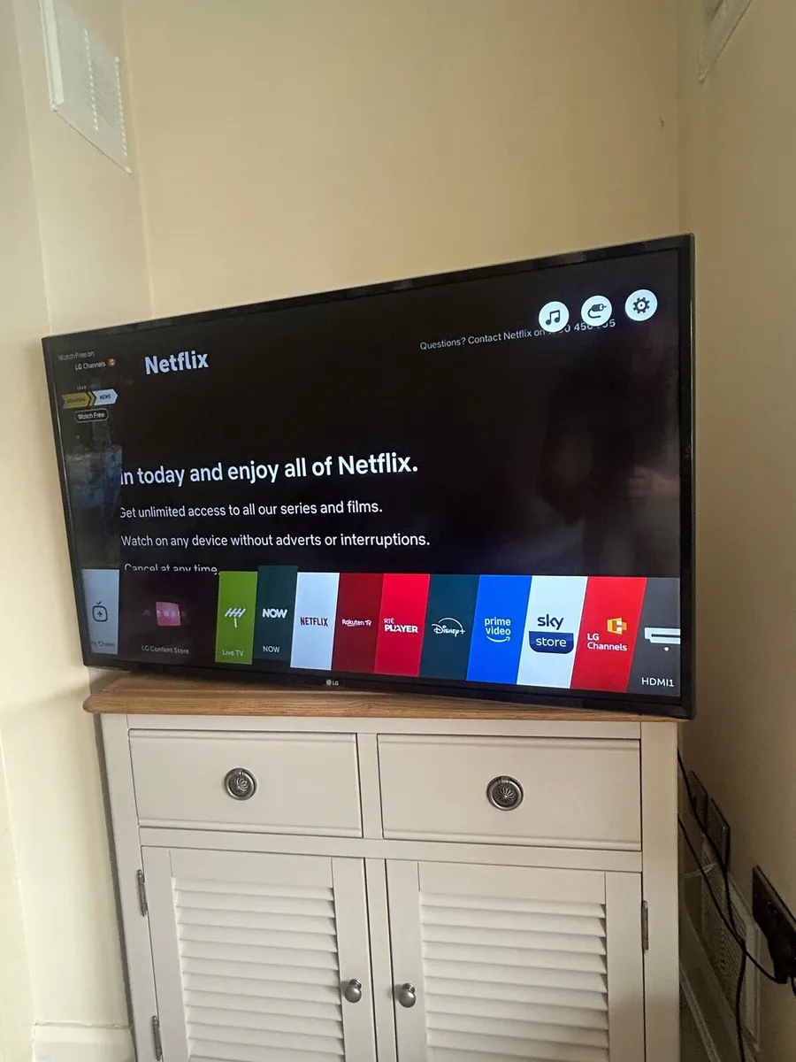 LG Smart TV 44inch - Image 3