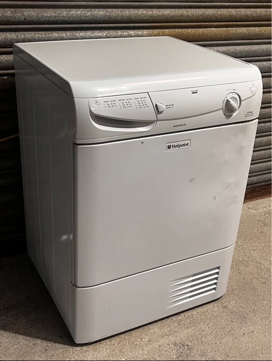 Hotpoint condenser dryer - Image 1