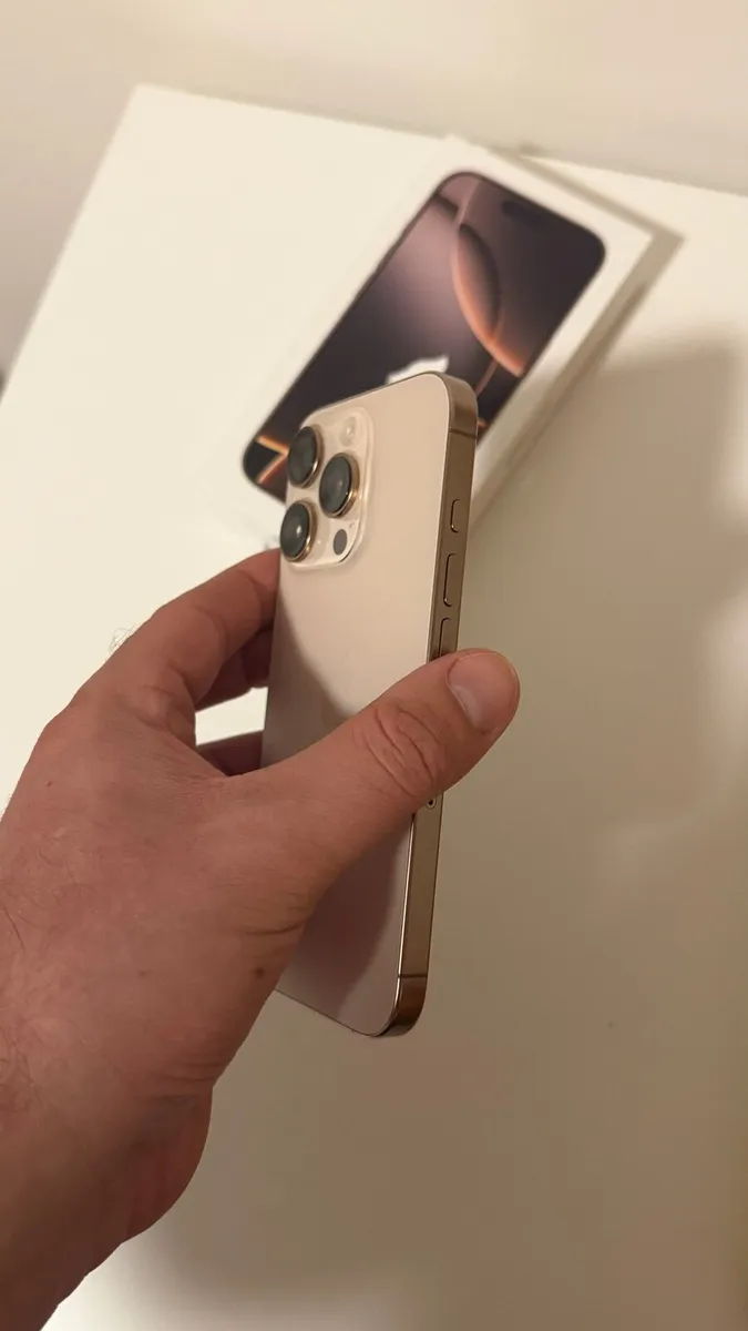 iPhone 16 Pro 256 GB Desert Titanium - Image 4