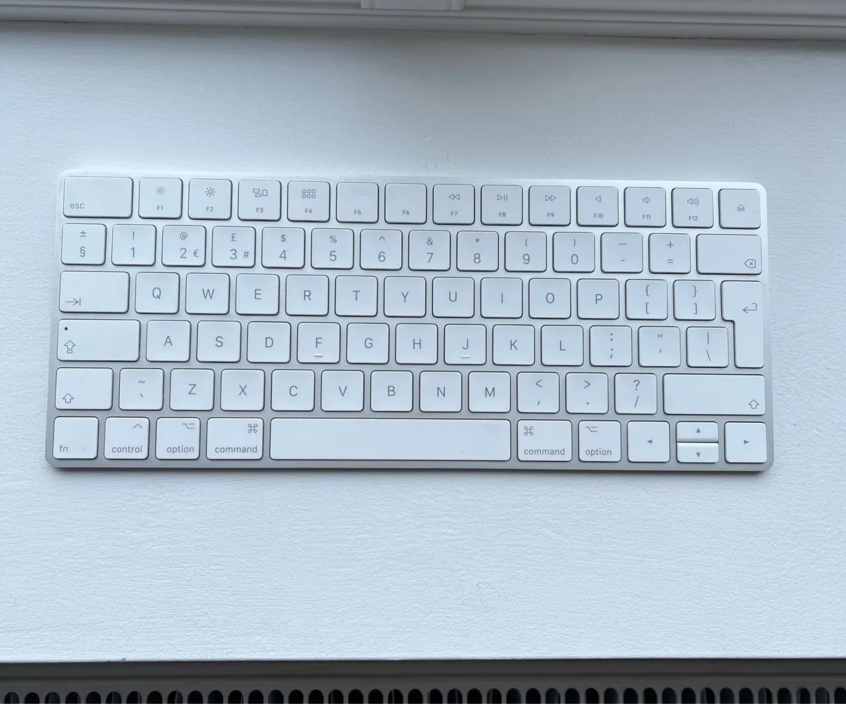 Official Apple Magic Keyboard (Wired connection) - Image 3