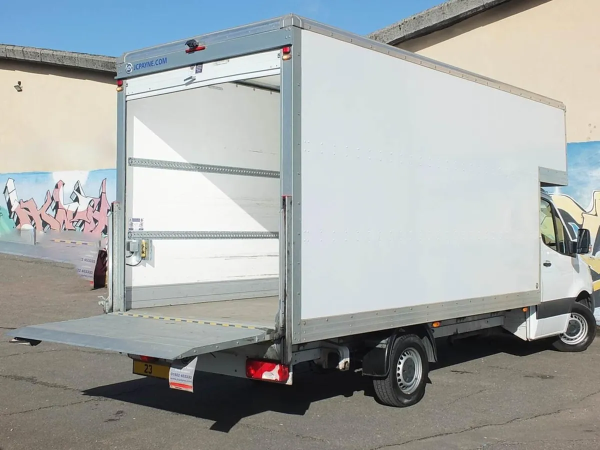 2023 Mercedes-Benz Sprinter Luton Box Van - Image 3