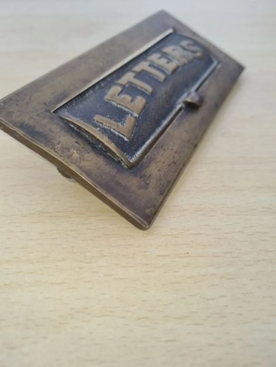 Antique brass letter plate - Image 3