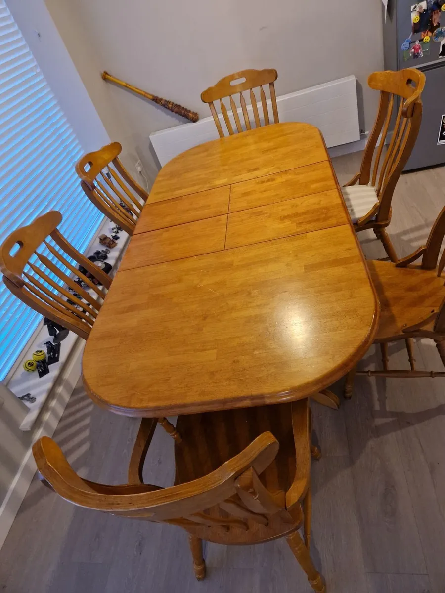 Dining Table and chairs - Image 3