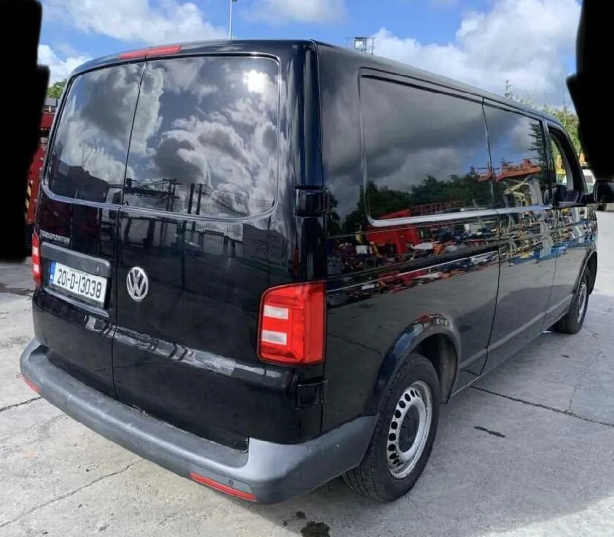 Volkswagen Transporter 2020 - Image 2