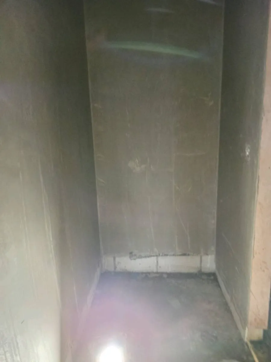 Plasterer - Image 3