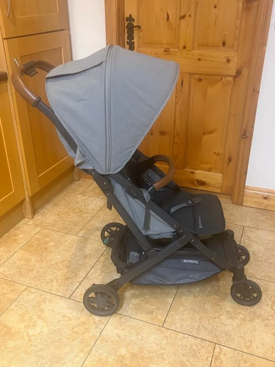 Uppababy Minu V2 Stroller (barely used) - Image 2