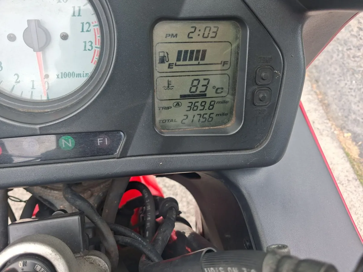 Honda vfr 800  1999 - Image 3
