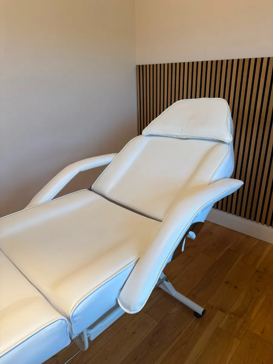 Massage/ Beauty Bed - Image 3