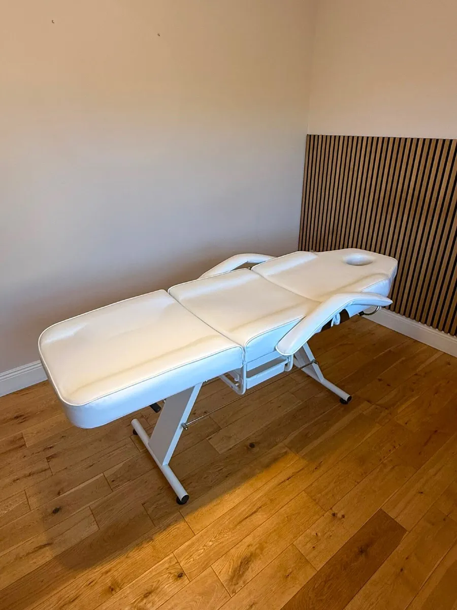 Massage/ Beauty Bed - Image 4