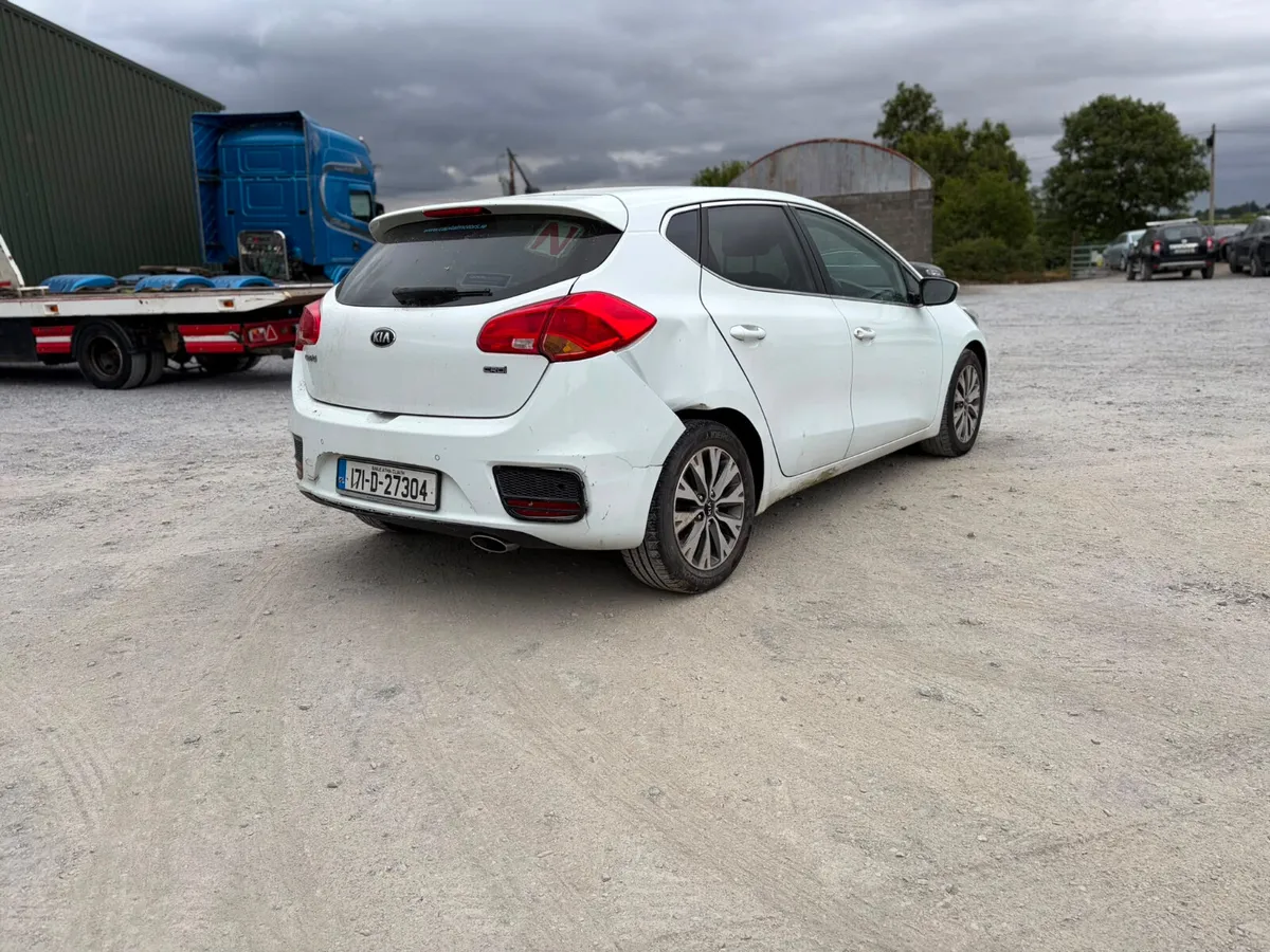 2017 Kia ceed 2 seats  commercial - Image 2