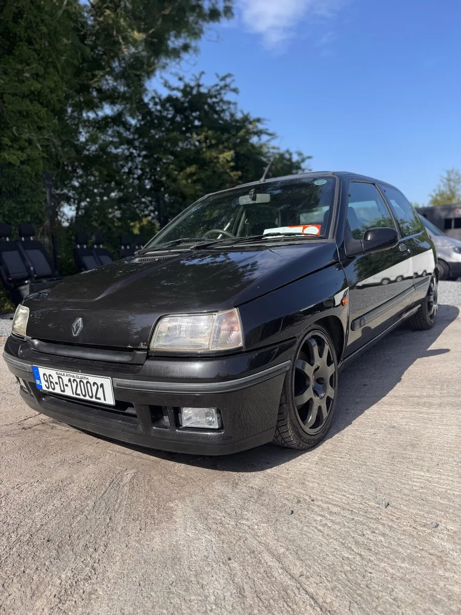 Renault Clio 1.8 16v - Image 1