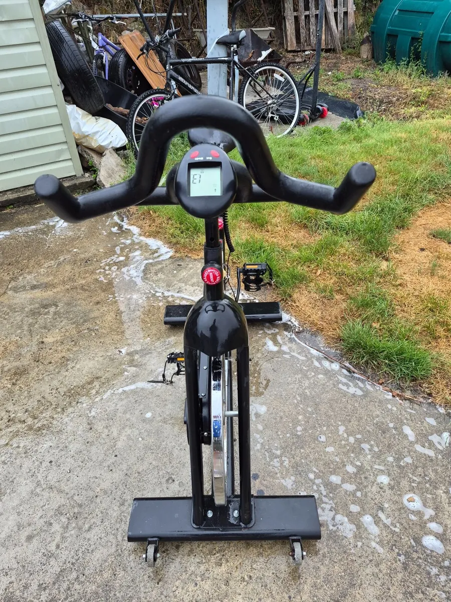 Stationery bike - Image 3