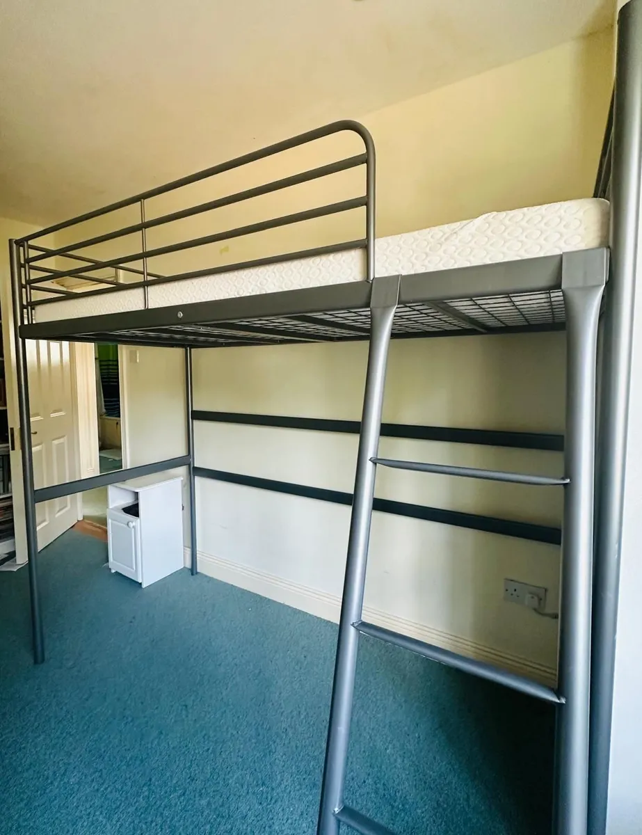🛏️ 2 Bunk Beds + 2 Mattresses – Very Good Conditi - Image 2