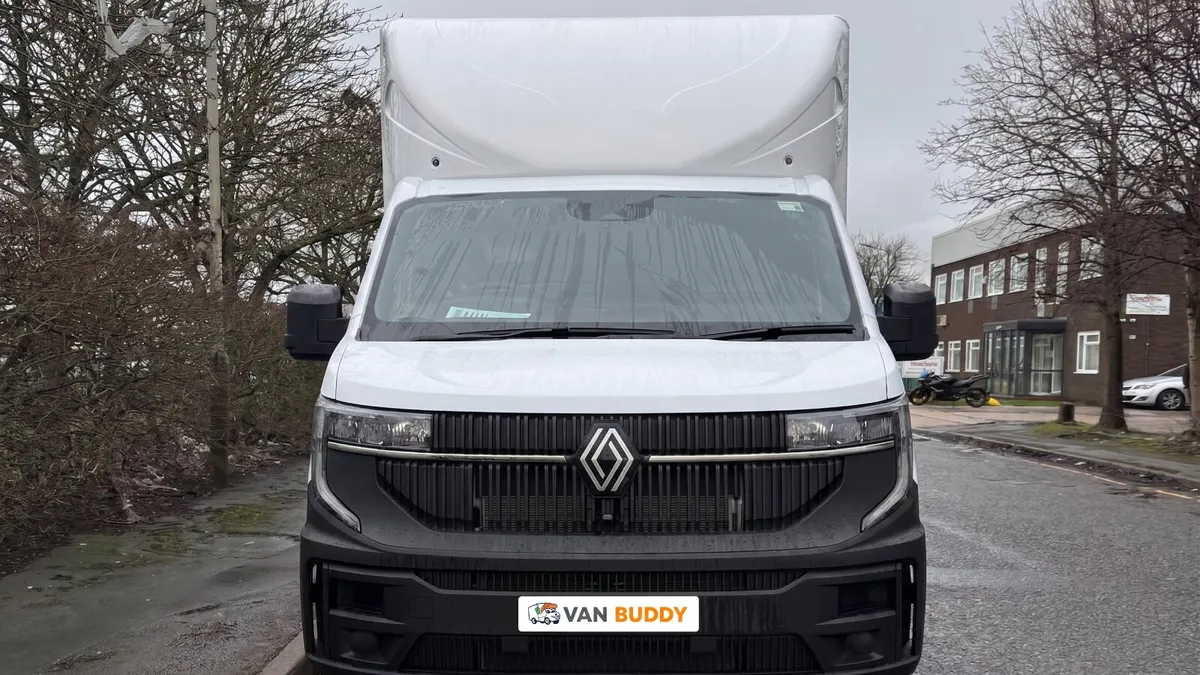 2026 Brand New Renault Master Luton Low Loader - Image 4