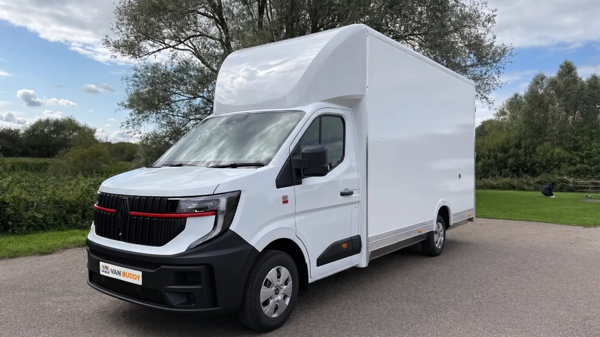 2026 Brand New Renault Master Luton Low Loader - Image 4
