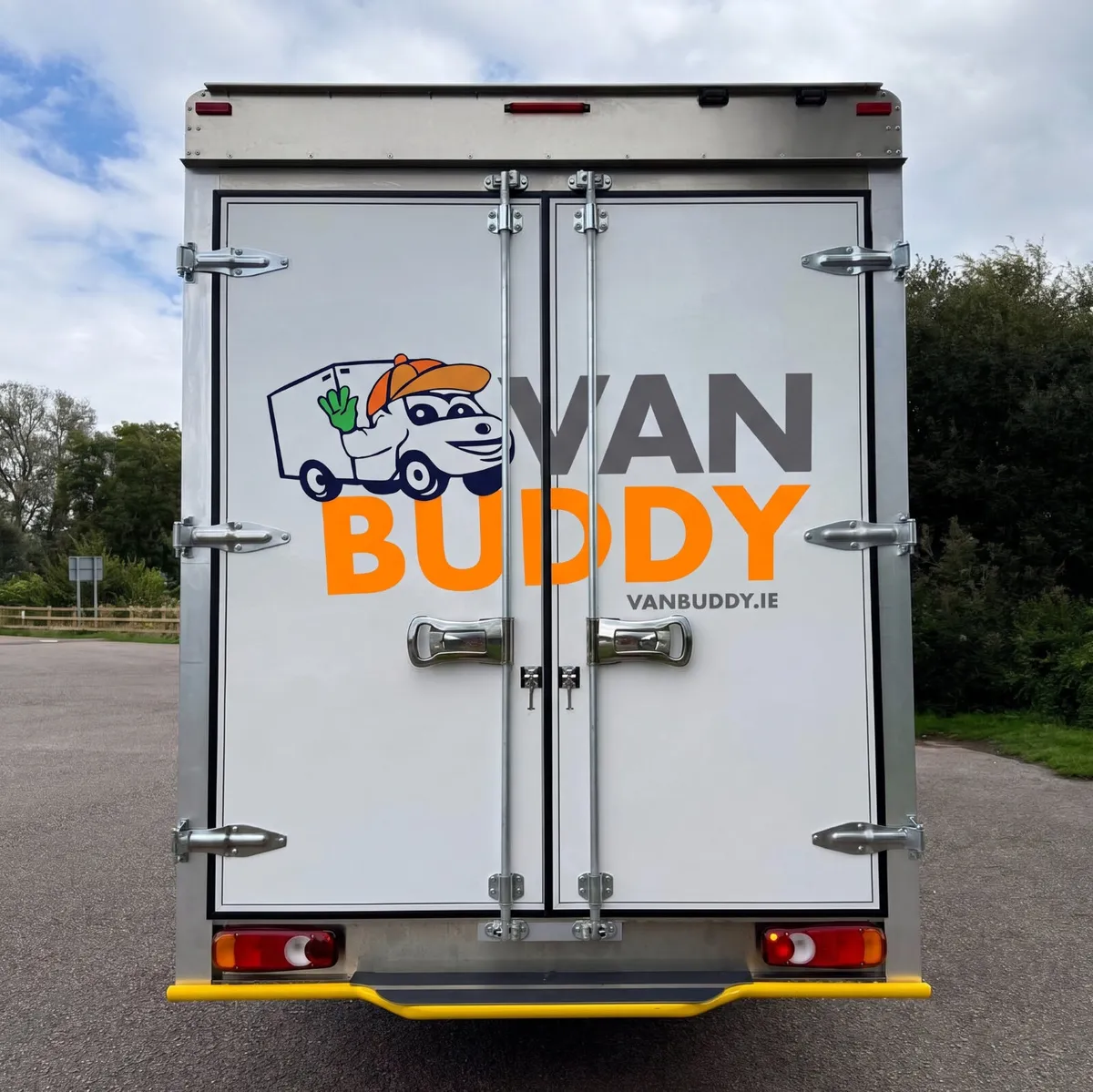 2026 Brand New Renault Master Luton Low Loader - Image 3