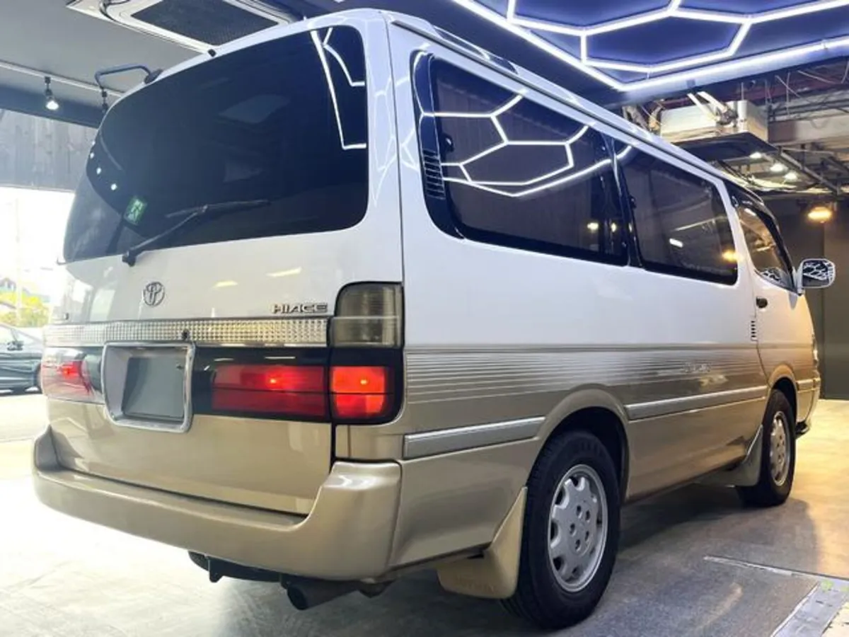 1995 Toyota Hiace Camper 3.0 Diesel 7 seats - Image 3