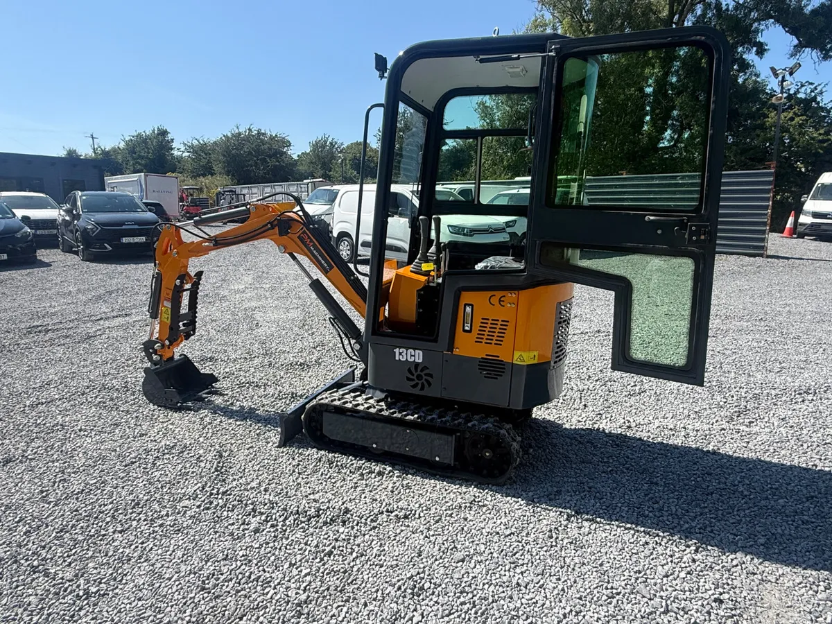 1.3 Ton Mini Digger - Image 2