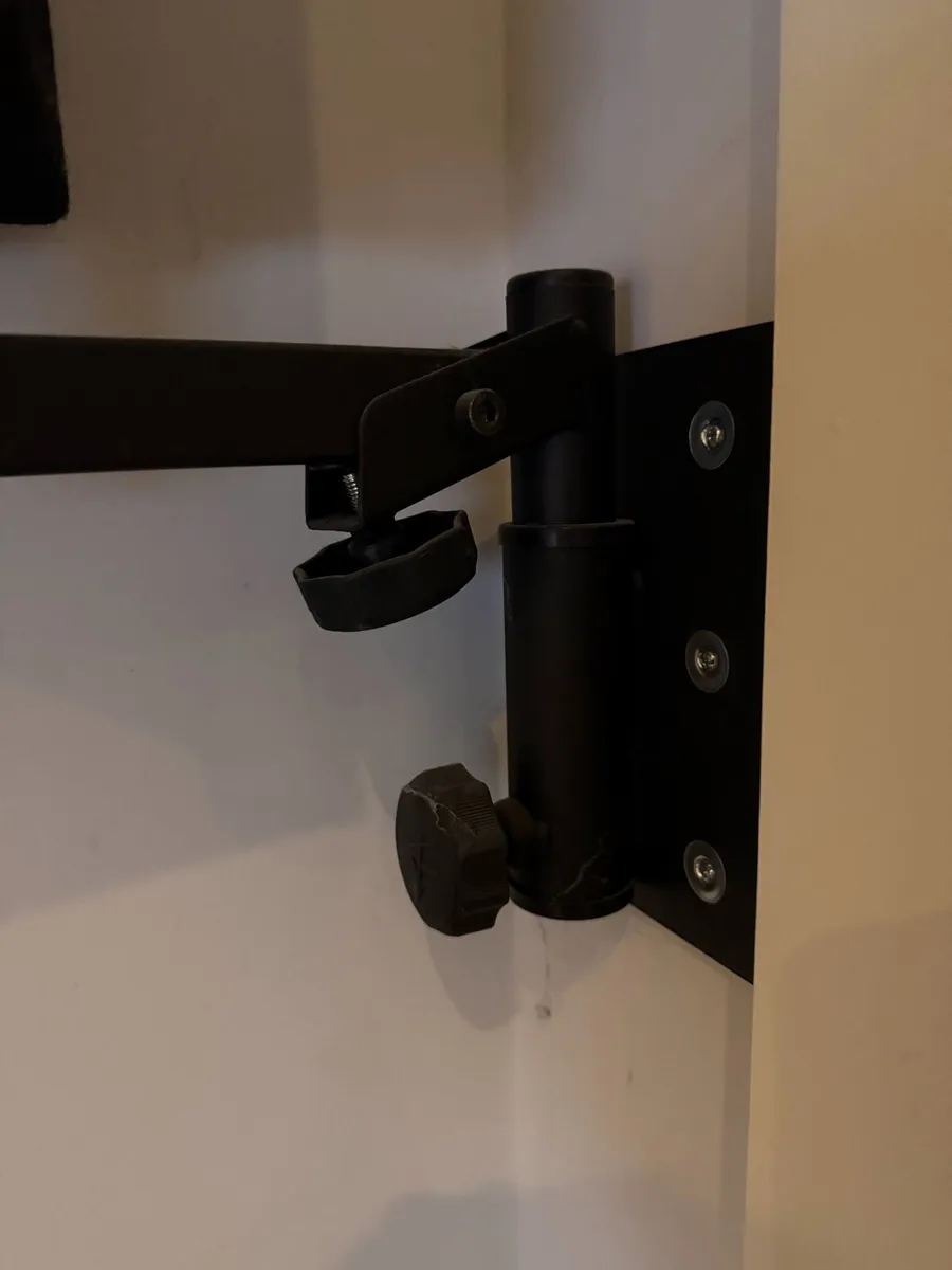 Skytec SL6 250W PA Speaker with wall bracket - Image 2