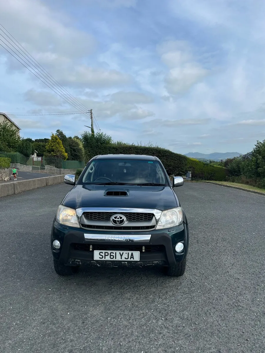 Toyota Hilux 2011 - Image 1