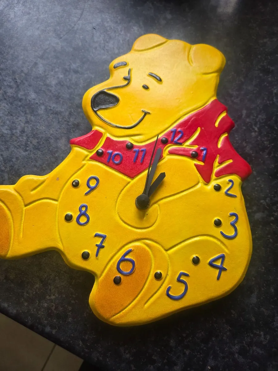 Vintage winnie the pooh clock