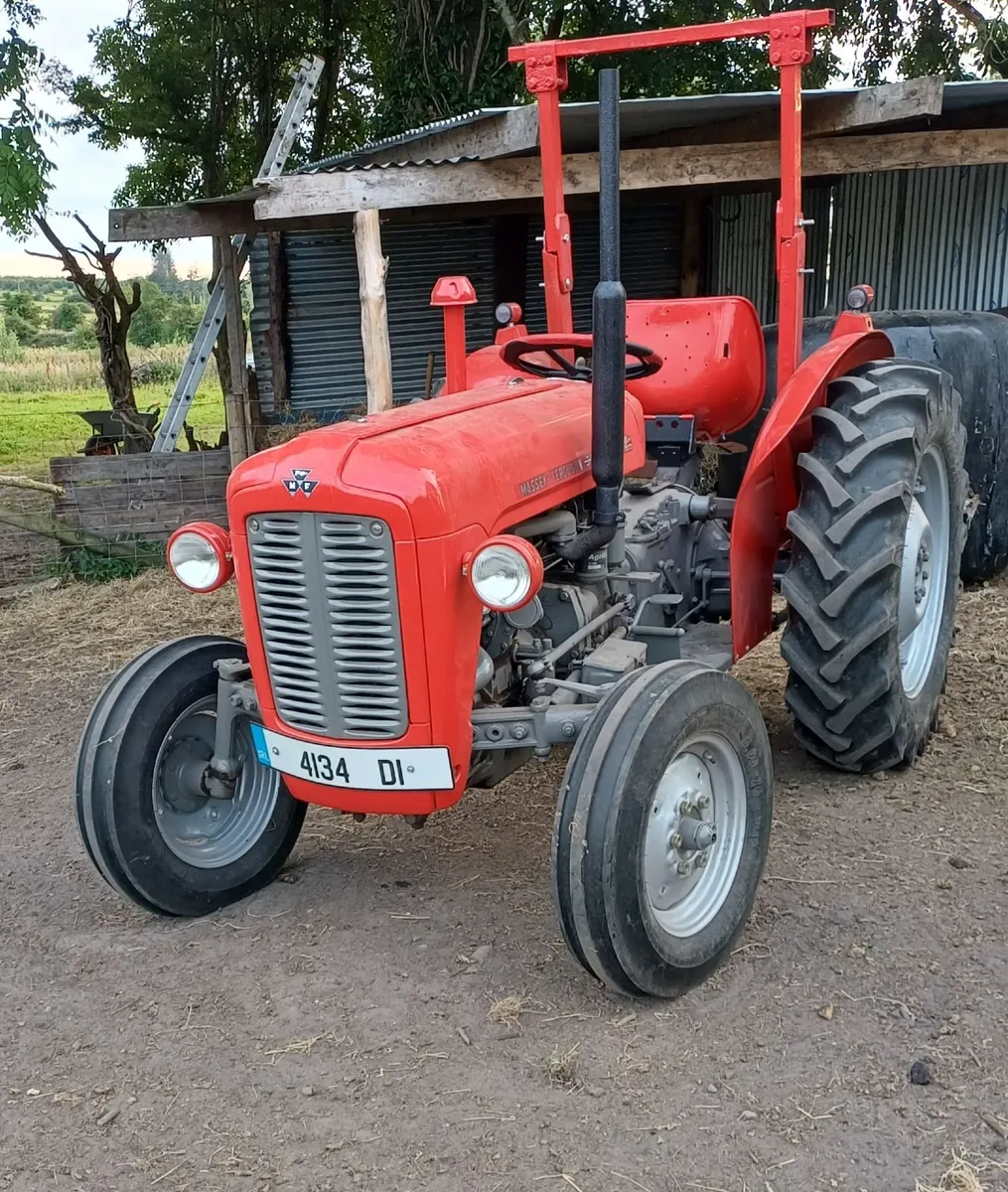 Massey Ferguson 35x vintage tractor for sale - Image 2