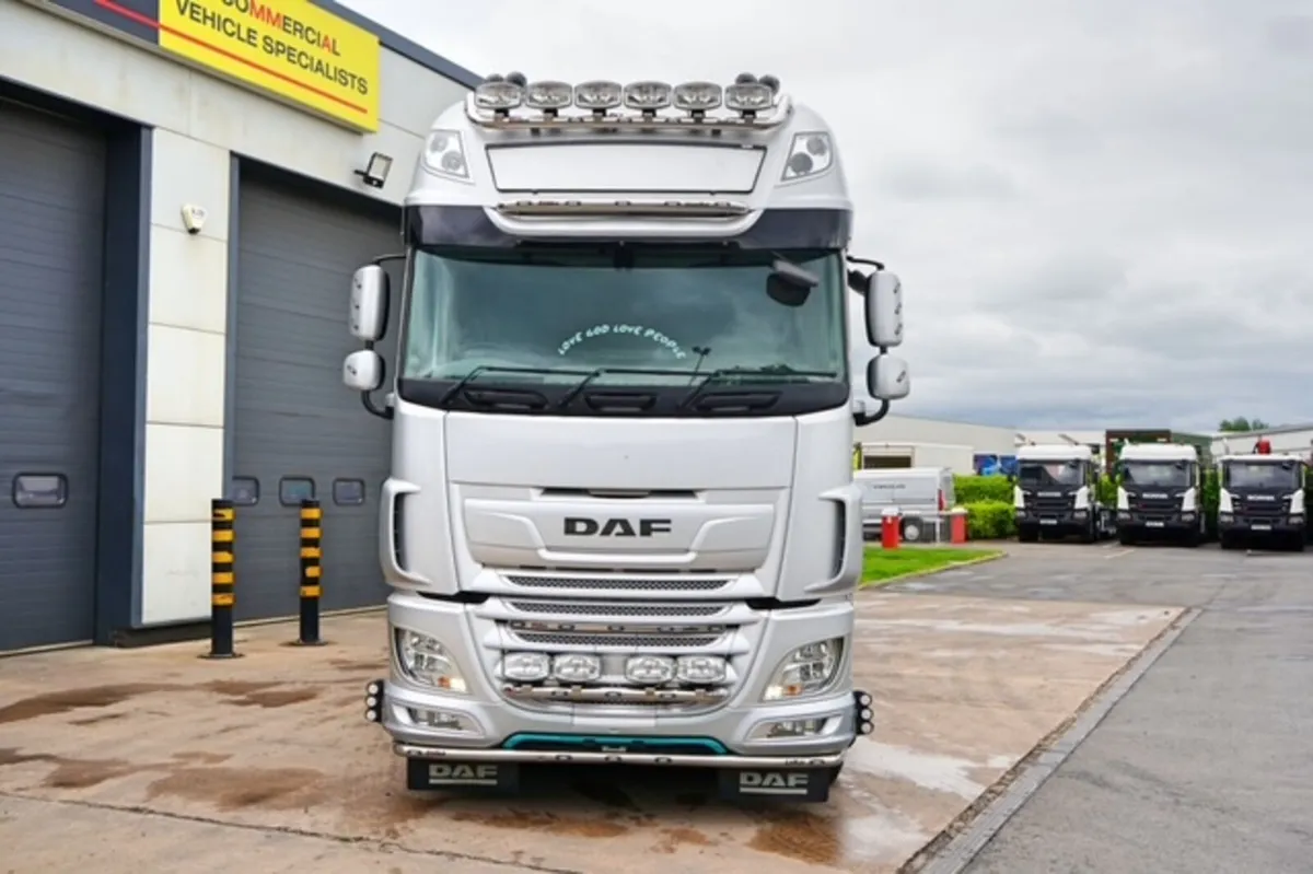2018 DAF XF 530 6X2 FLATBED - DRAWBAR SPEC - Image 2