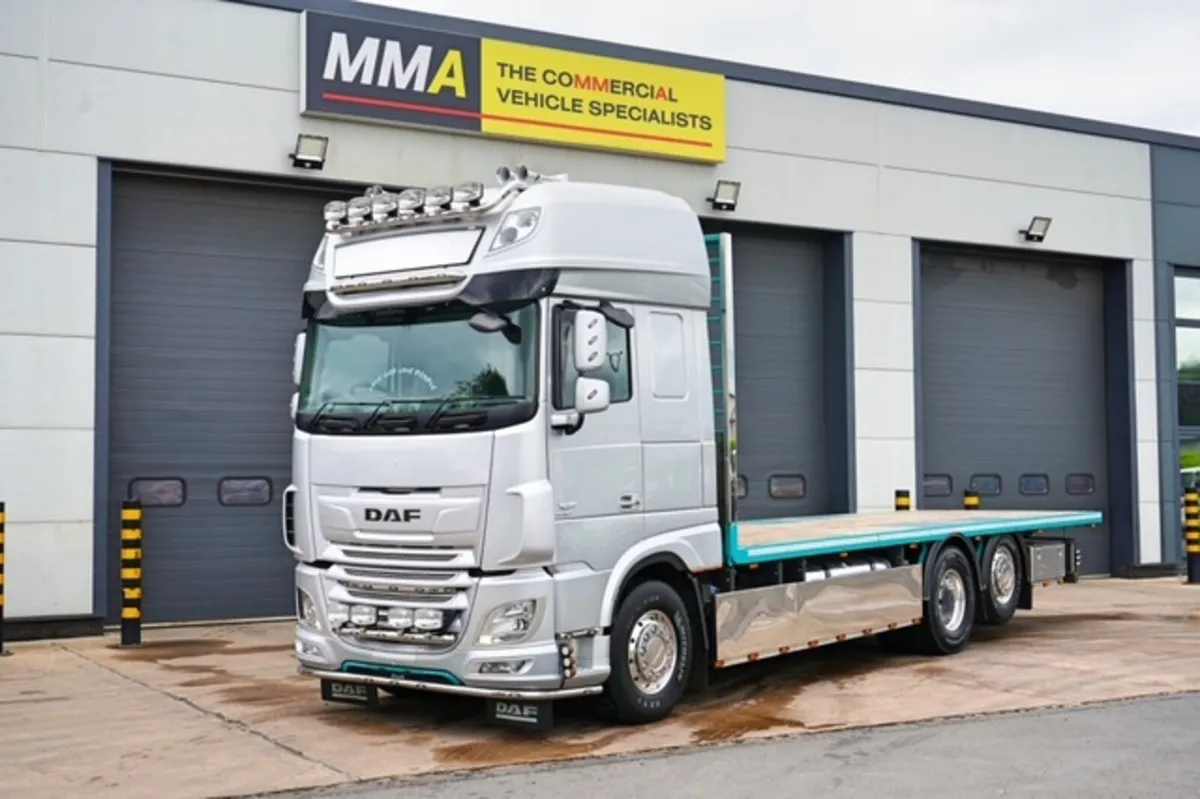 2018 DAF XF 530 6X2 FLATBED - DRAWBAR SPEC - Image 3