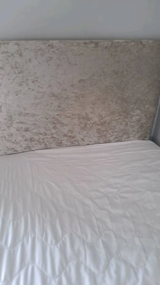 2 single divan beds with matresses - Image 3